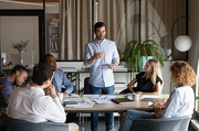 10 Strategien für moderne Mitarbeitendenführung